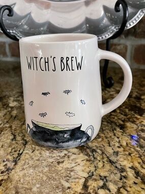 Rae Dunn WITCHES BREW cauldron pot bats mug - 19.5oz capacity never used!